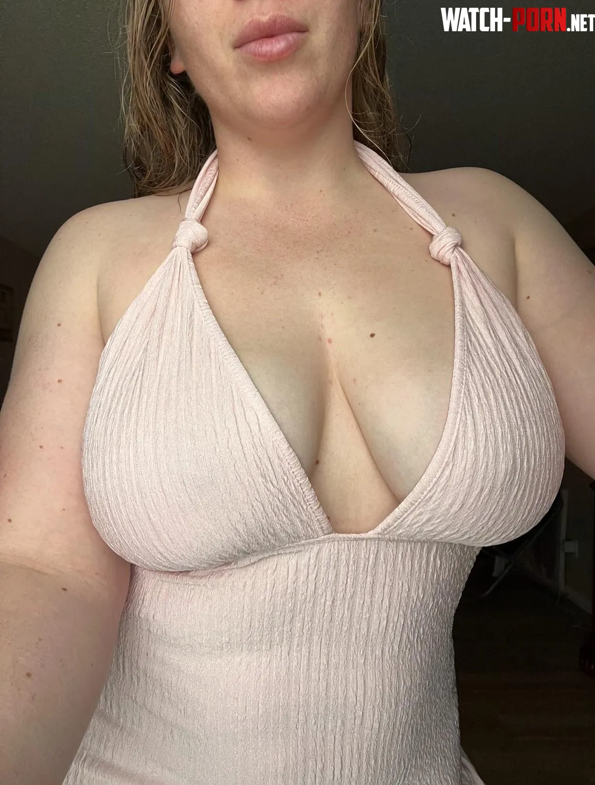 Would you eat out a freshly showered thick milf by Canadianbarbie69