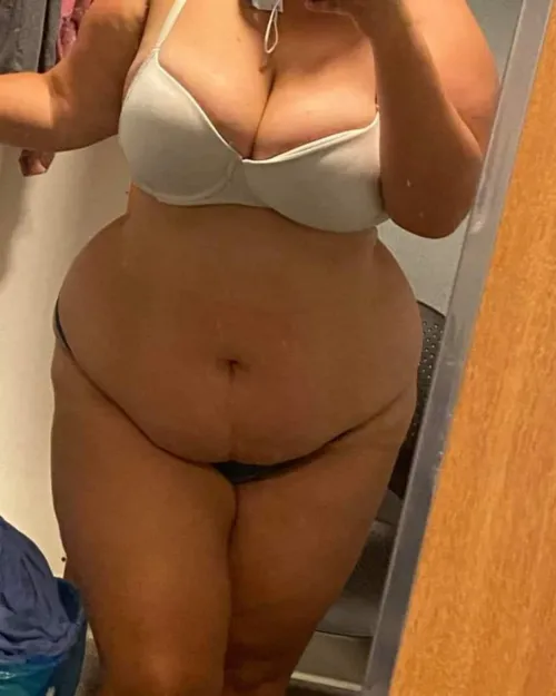 Thumbnail Workplace Dilemma: Sexy Photography Confessions in BBW Chubby Culture