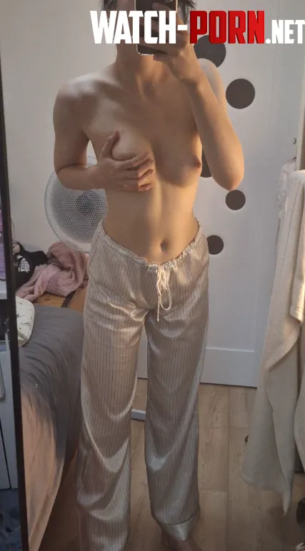 Just a cute fuckdoll at ur servicen by thirneor