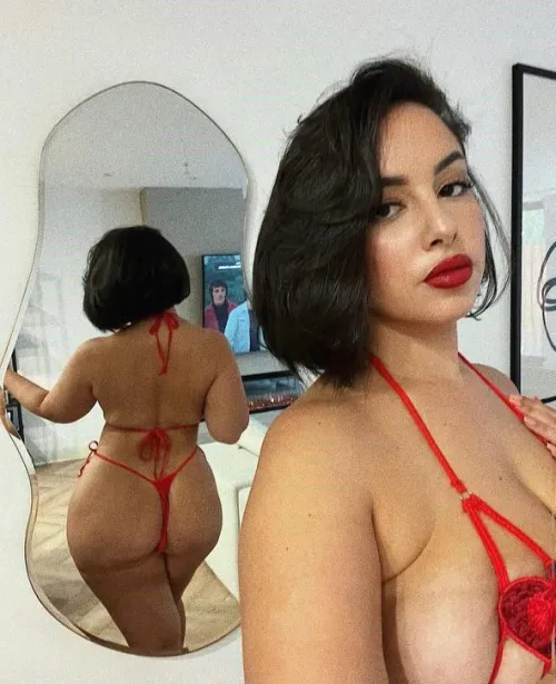 Thumbnail Being a MILF: Knowing How to Make You Feel Good by MoroccanZina in the HungryButts Category