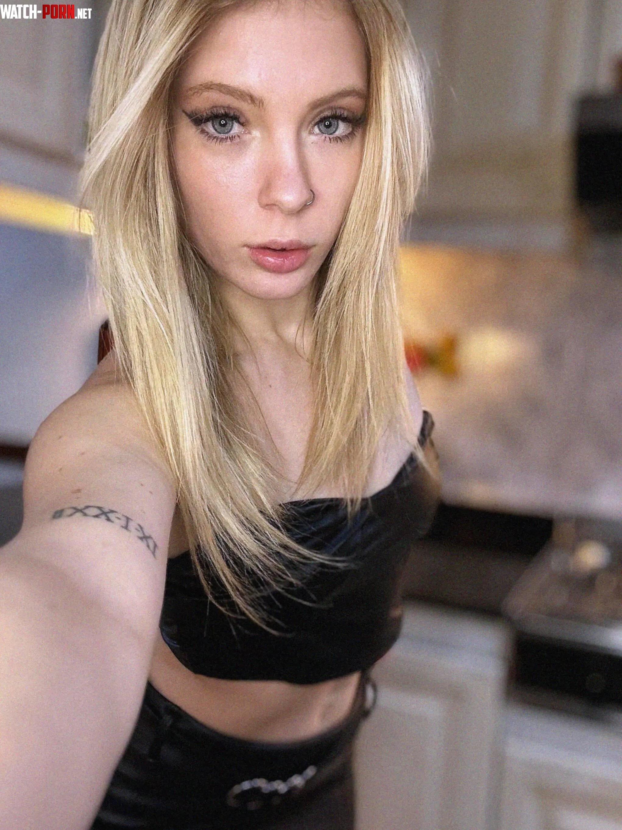 how do i look on this leather by GirlieLashesGal