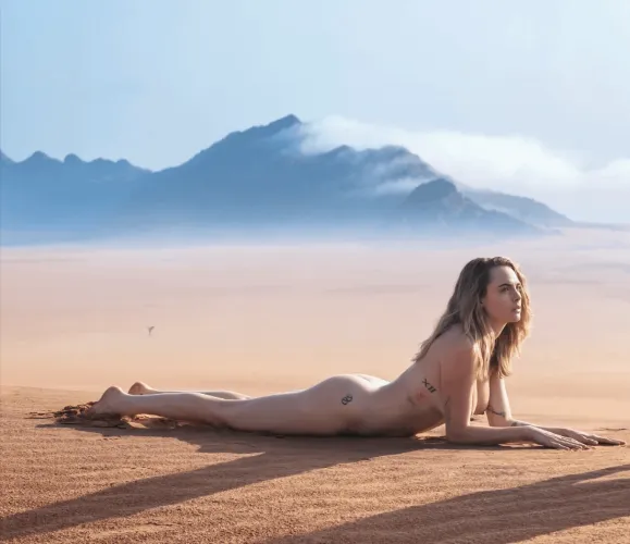 Thumbnail Cara Delevingne: Discovering Celeb Secrets