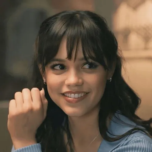 Thumbnail Gorgeous Jenna Ortega: A Beauty to Behold