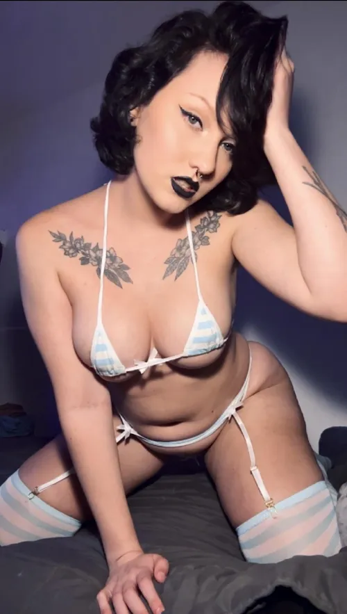 Thumbnail Bikini Troubles - AlyxIvy's Busty Dilemma
