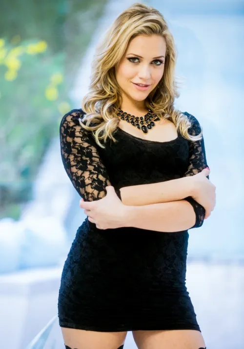 Thumbnail Iconic Star: Mia Malkova in Focus | rebel_candy_cream | ClassyPornstars