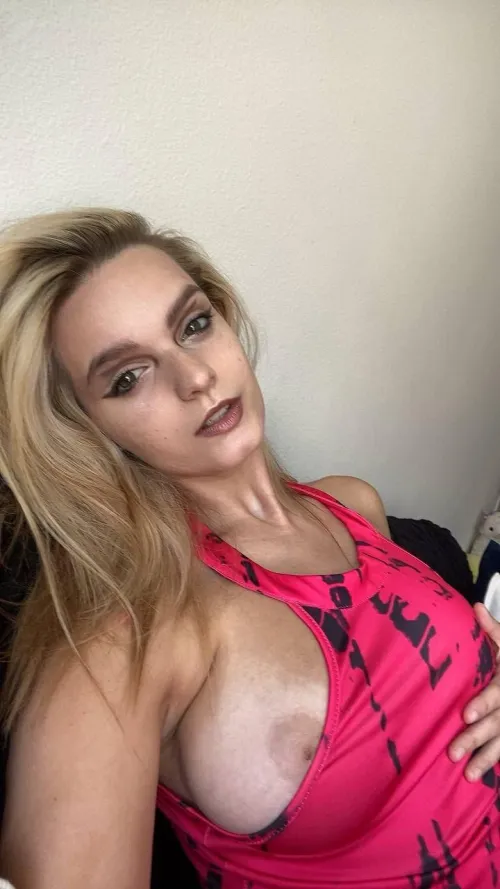Thumbnail Nip Slip Level 3: A Glimpse into the Bold by curvyleila