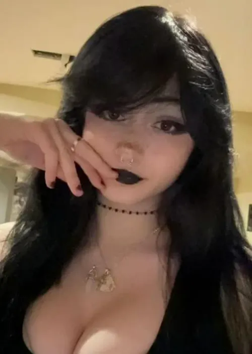 Thumbnail SereneSapphire0's Burning Question: Would You Please Her?