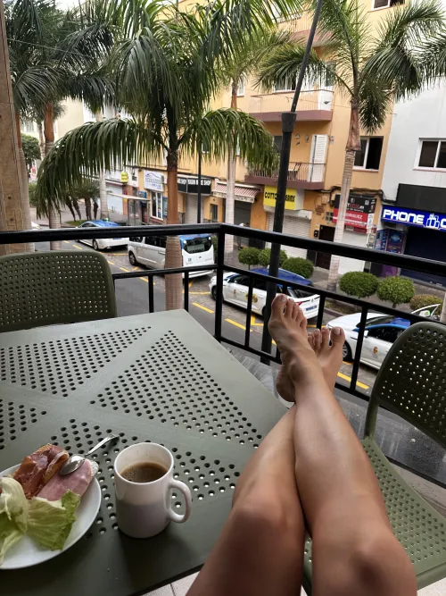 Thumbnail Breakfast with the Good Company of My Feet | Feet-Lovers Edition