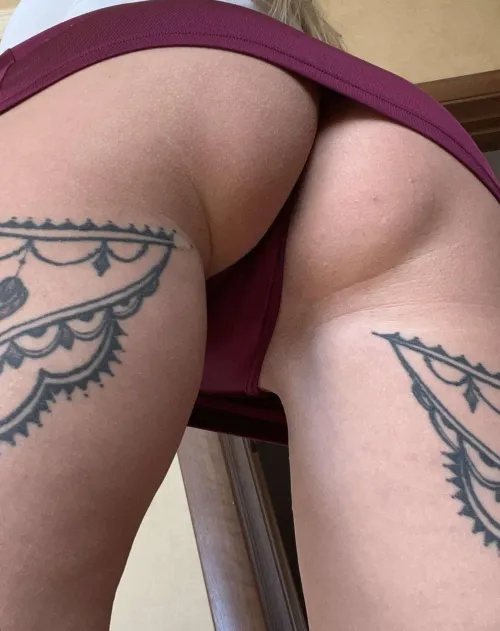 Thumbnail Teasing Under My Skirt: BabySweetestt's HungryButts