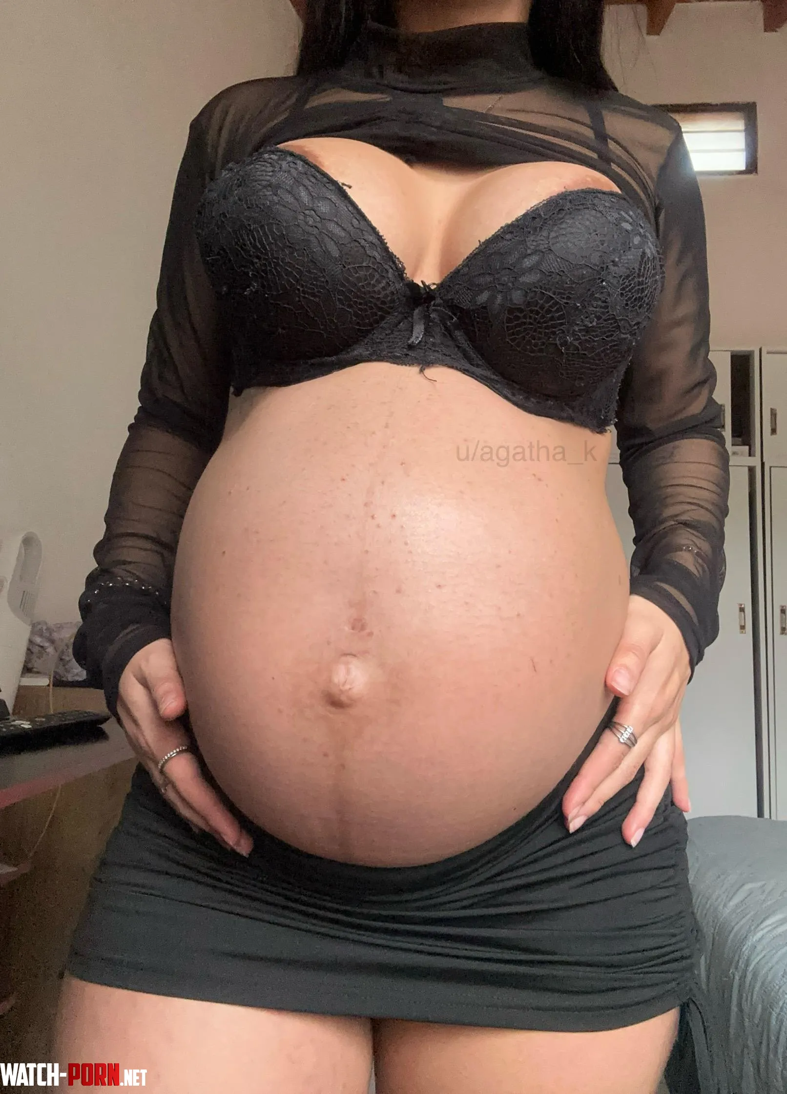 I like guys who like to fuck pregnant womenn by Agatha_k