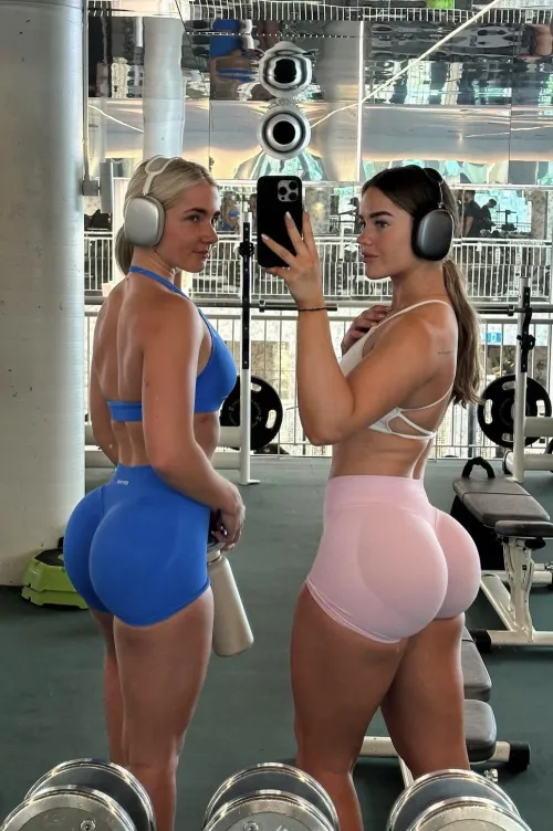 Thumbnail Friends with the Pumps: Exploring the World of ThickFit with Infamous_Mention_450