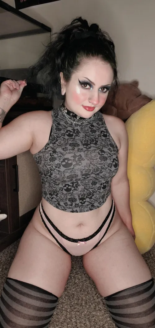 Thumbnail Playful Encounters: Dive into Curves with b0nechina