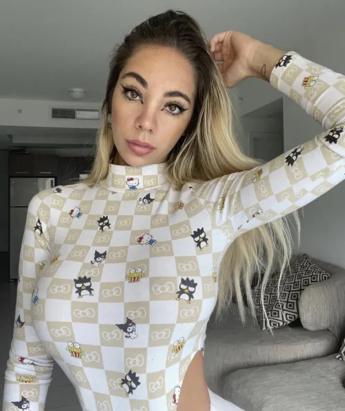 Thumbnail Embracing Classiness: The Journey of juicy__pink__peachy