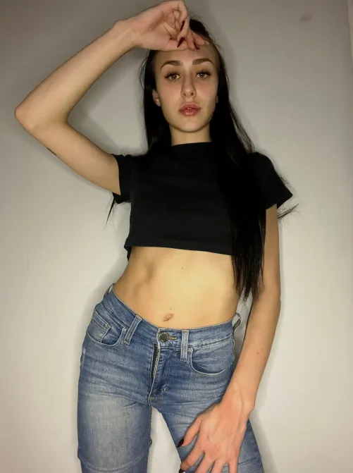 Thumbnail Pretty in Love with Croptops: HushedGiggles Reveals All