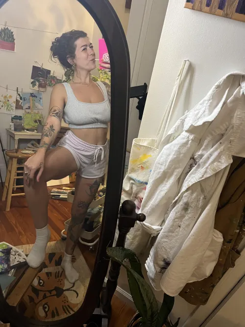Thumbnail The Length Debate: xoxotroublexx's Crop Top Musings