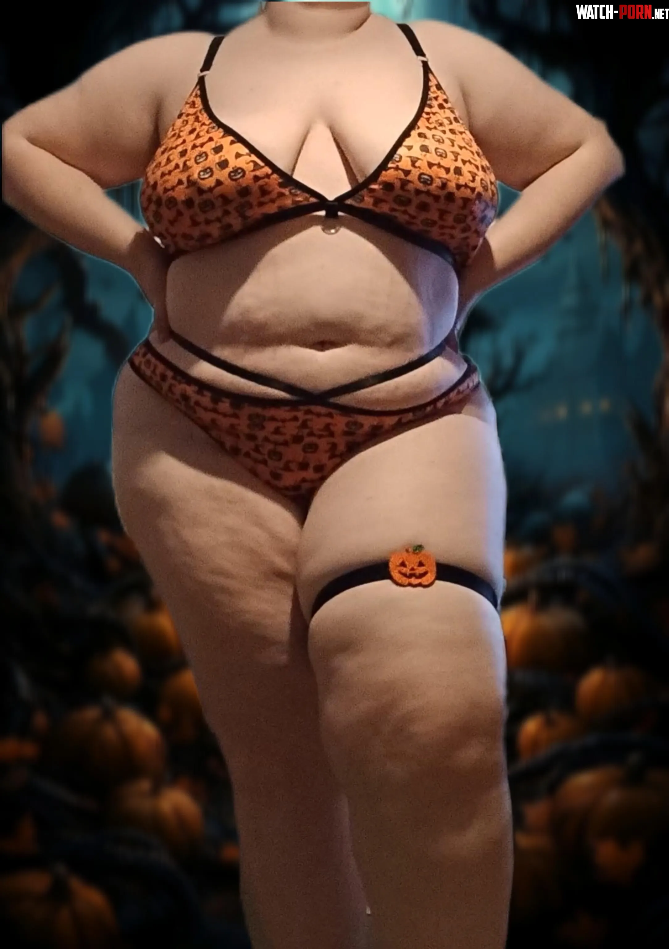 Its almost Halloween   by Babydollxxx20