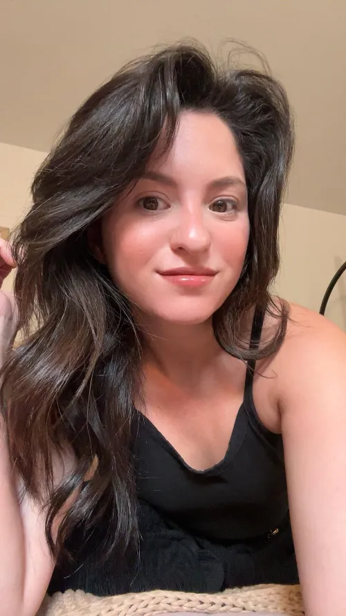 Thumbnail Morning Glow: A Little Selfie Before Work