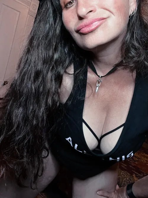Thumbnail Mastering the Art of Persuasion with sometimessmaybee in Downblouse