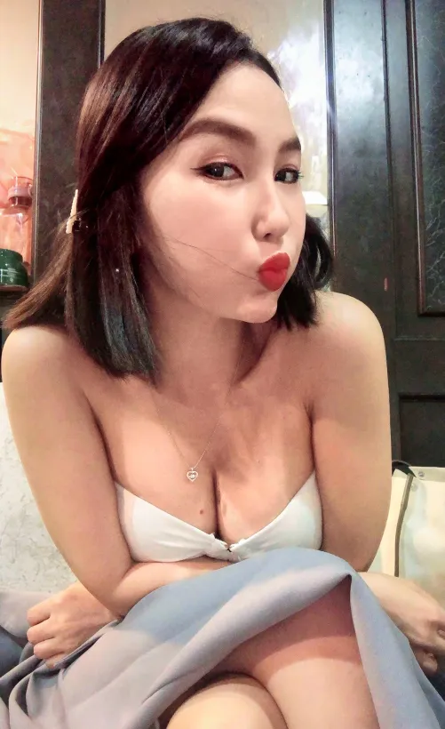 Thumbnail Face or Tits - Your Choice, Lynette-Sakura Asks (Slut)