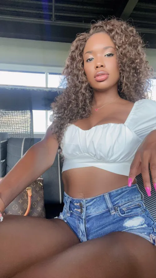 Thumbnail Year-Round Style: Embracing Croptops with Unable_Answer_8031