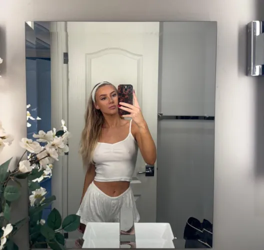 Thumbnail Anonymous Appeal: 'Who Is She?' by SubstanceJust687 in SauceforNSFWads