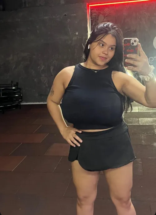 Thumbnail Discover Bold Fashion Choices with Usual_Channel5127 in 'Big in Black'