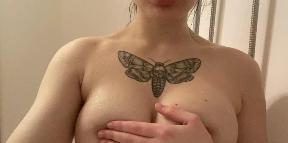 Thumbnail MinoriluxiS Shares: My Breasts Are Constantly Expanding, Learn More