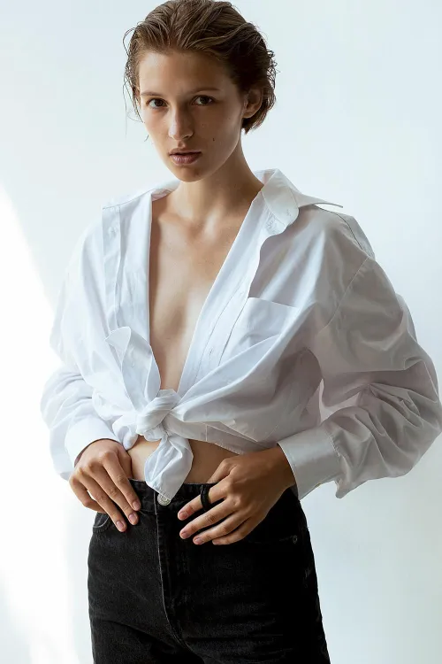 Thumbnail Lisa Chernysheva: Modeling Grace and Style