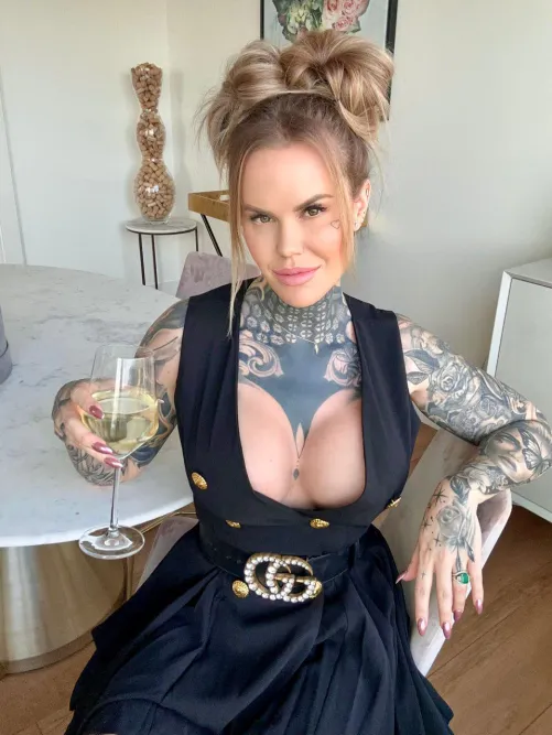 Thumbnail JadeandJayce Invites to 'Take a Sip' of classygirls Elegance | Elegant Insights