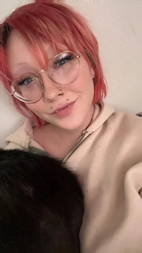 Thumbnail rosieredbottom69 Online and Selling - Connect for Excitement