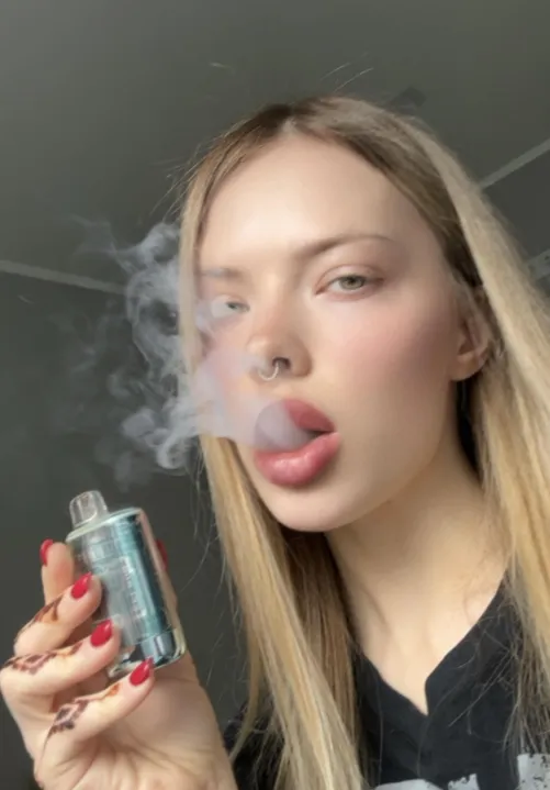 Thumbnail Sexy Combination: Lips and Smoke | SweetJuicyMarmalade