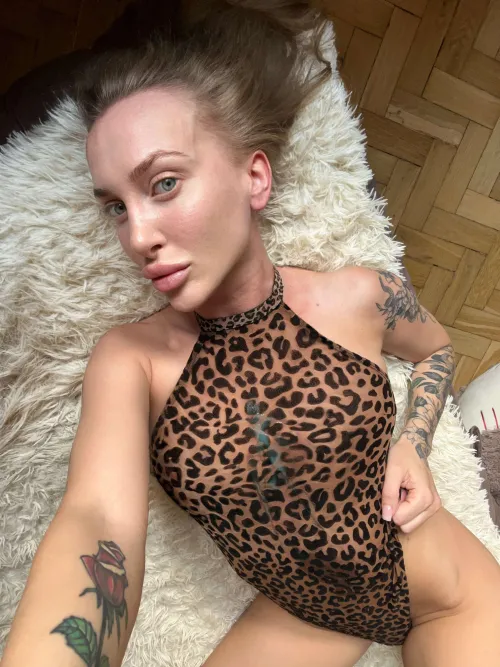 Thumbnail BabySweetestt: Lingerie On or Off? | CamSluts
