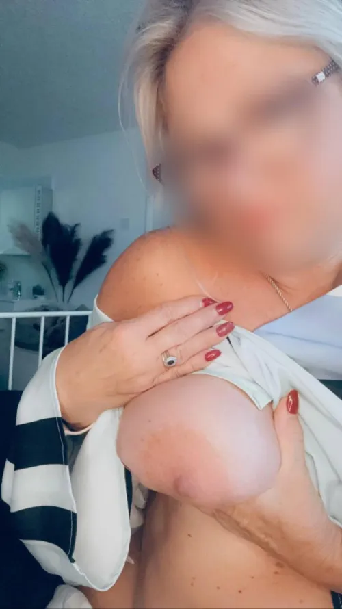 Thumbnail Sensual Royalty: Pledge Allegiance to poppyjane59's Throne