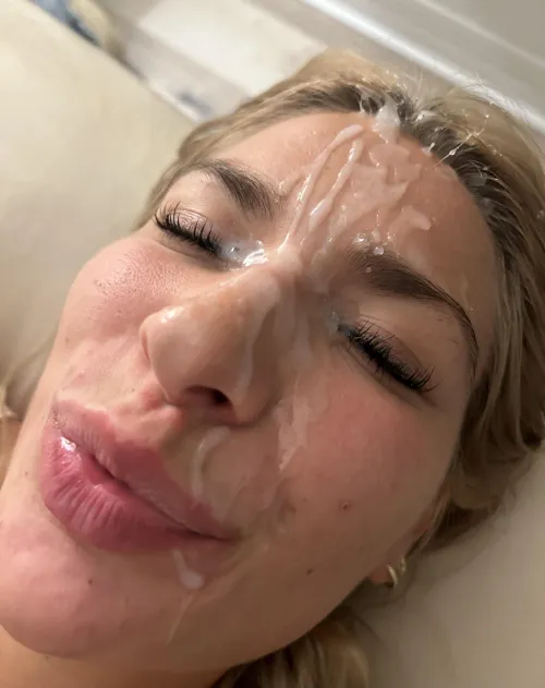 Thumbnail Daddy's Favorite: BlondeBunnyyyy's Cumshots Question