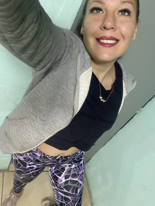 Thumbnail Fitness Goals: OkHuckleberry5335 Heads to the Gym in Croptop Style