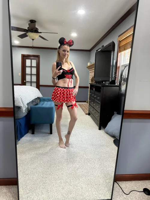 Thumbnail Disney vs. Reality: Exploring Happier Places as a Milf