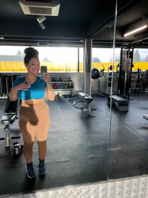 Thumbnail Embracing Body Confidence: A Look at Loving Tight Shirts by balancePonit