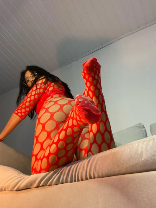 Thumbnail Stocking Circles' Allure: Dive into the Provocation