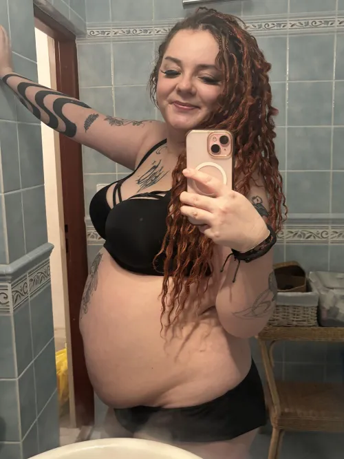 Thumbnail Pre-Shower Serenity: JakiJackpot's Chilled Routine