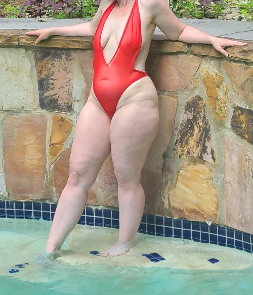 Thumbnail Inviting Pool Shenanigans: Dive into 42 | After-Concert4821