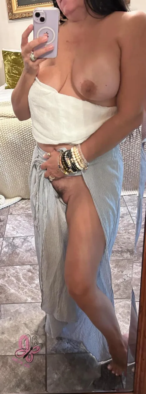 Thumbnail Spreading Joy Through WeddingRingsShowing
