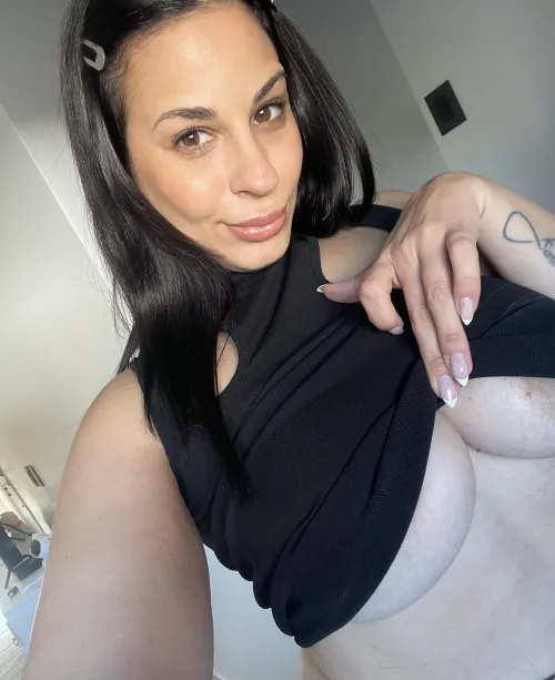 Thumbnail Embracing Body Changes: When My Body Grew, My Breasts Did Too by cinzialove