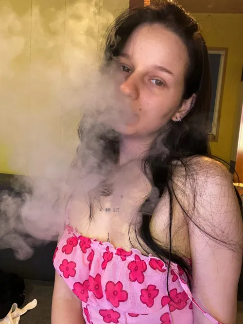 Thumbnail Share Your Smoke Spot: 'Show Me Yours and I'll Show You Mine' by LORENA_LOVE