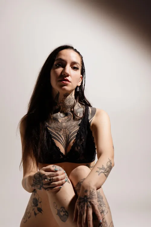 Thumbnail Debate: Are Total Babes Entitled to the Title? by tattoonadia