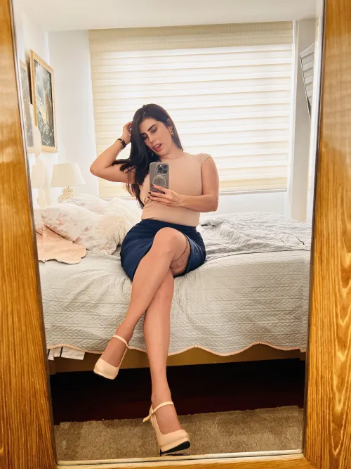 Thumbnail F51 Mom of One: MirrorSelfie Beauty from biancasoffice