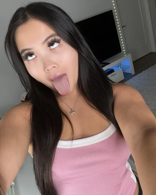 Thumbnail Craving the Warmth: Legend017's Enchanting Request | RealAhegao