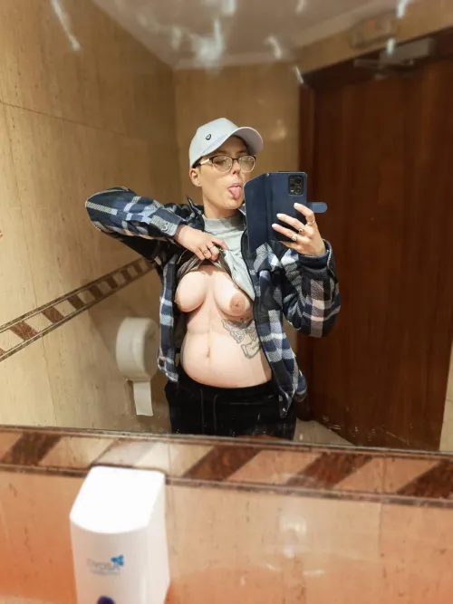 Thumbnail Good Morning: A Boob-Lover's Delight