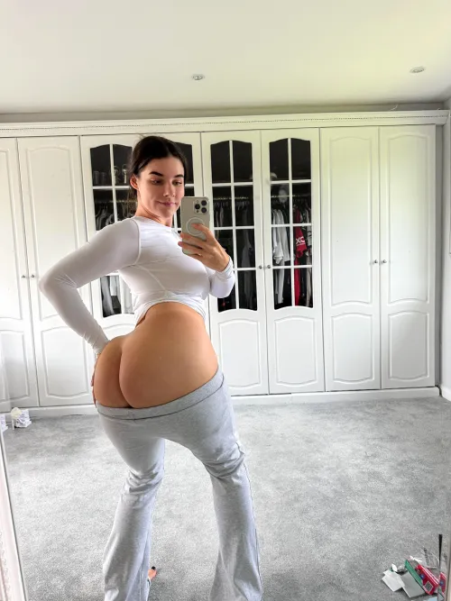 Thumbnail Post-Pilates Booty Pump: Embracing Fitness and Beauty