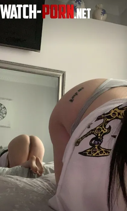 wanna lick  by Littleg0thic