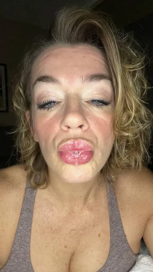 Thumbnail SashaSins555 on Spit Fetish: Cubs Serum Uncovered